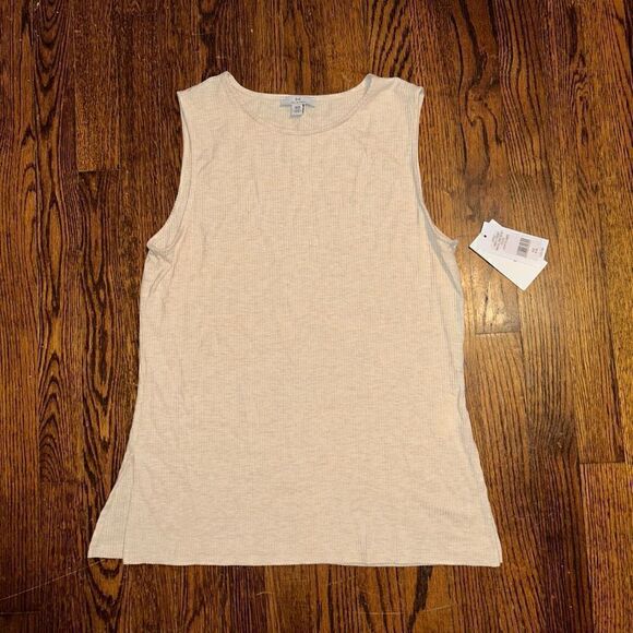 New Halston top  - Picture 2 of 6